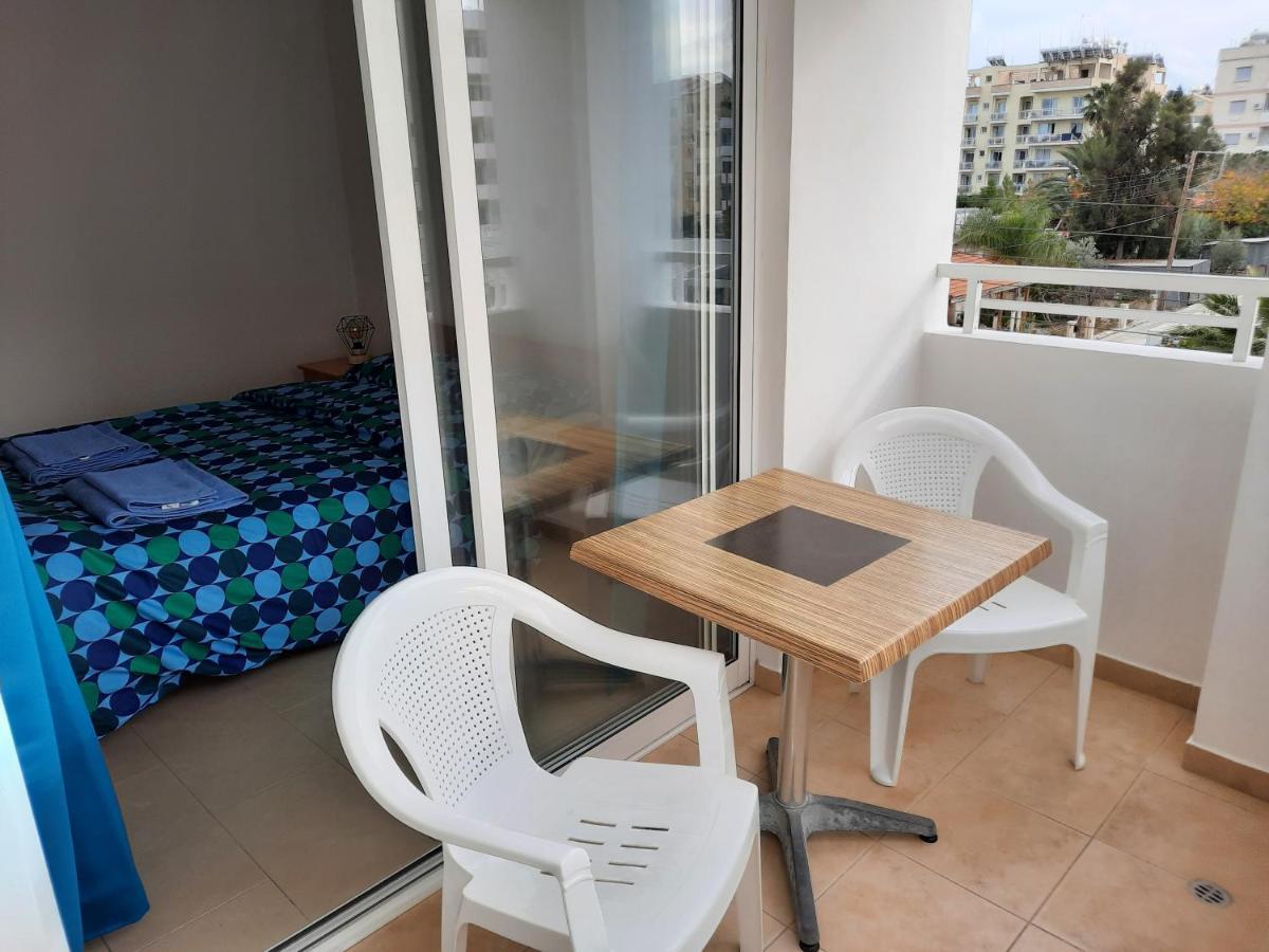 Large Apt 2 Bedrooms Sea View & 2 Balconies Larnaca Exterior foto