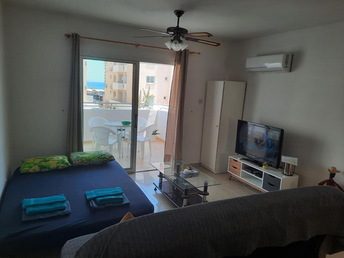 Large Apt 2 Bedrooms Sea View & 2 Balconies Larnaca Exterior foto